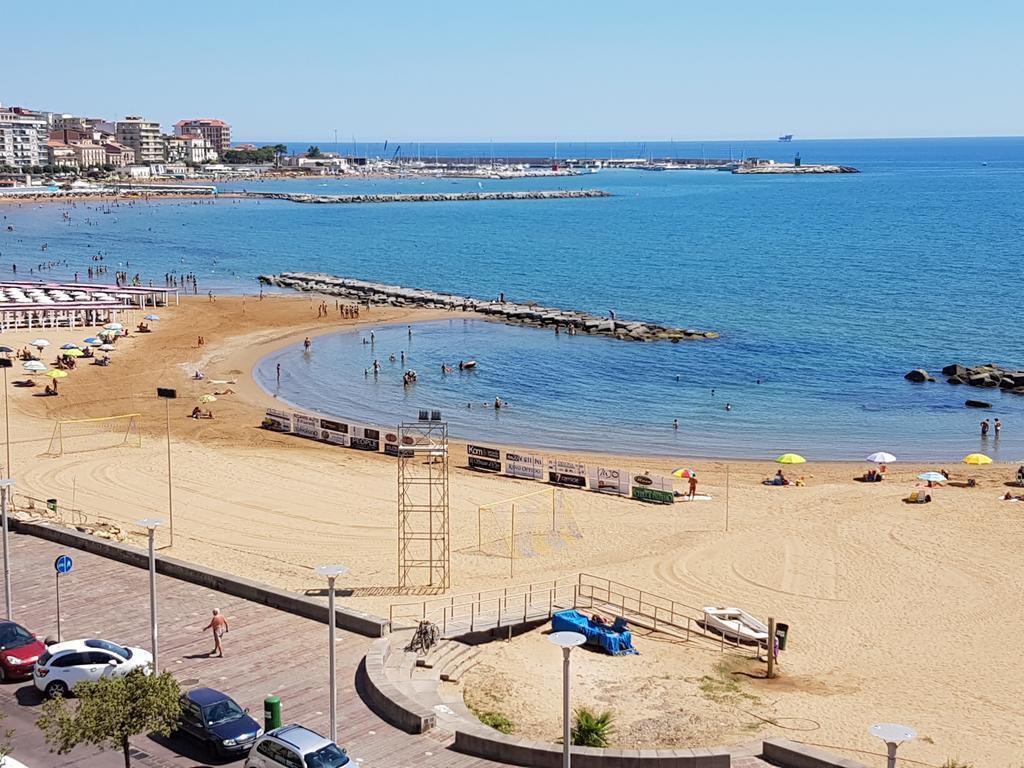 Il Girasole Bed & Breakfast Crotone Bagian luar foto